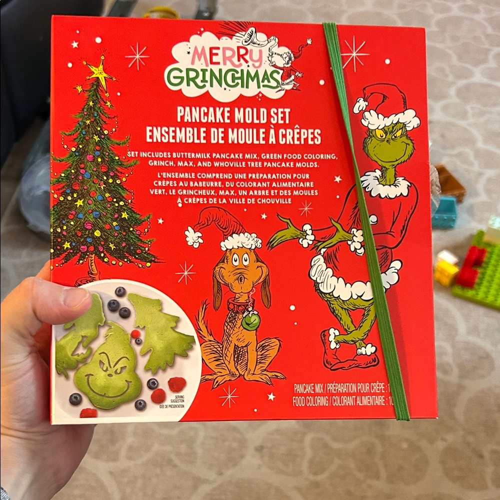 Dr. Seuss The Grinch pancake mould set NEW